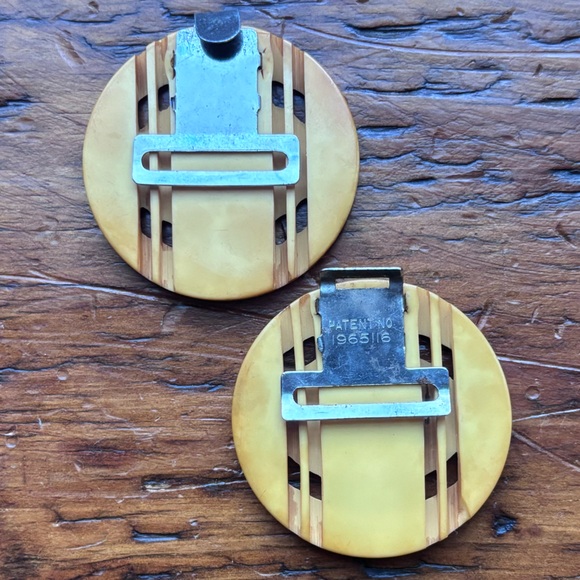 Bakelite Buckles - Picture 2 of 5